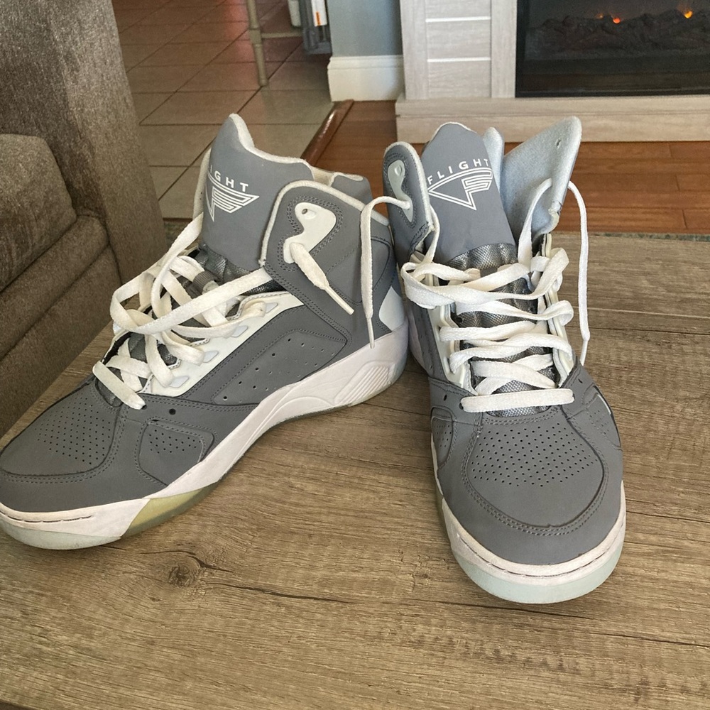 Men’s 10.5 Nike Flights